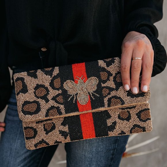 LAST ONE - BEST BEEHIVE-IOR HANDMADE BEADED CROSSBODY CLUTCH - Picture 4 of 6